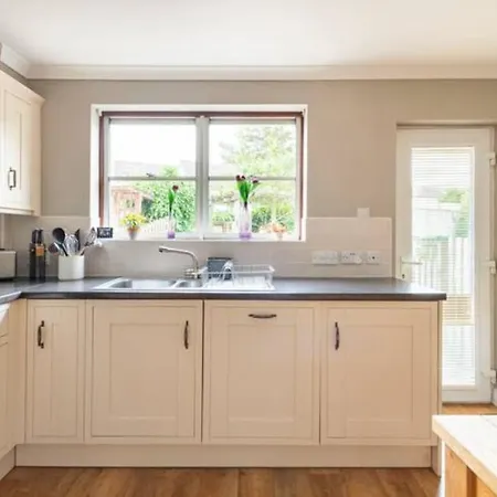 River View Cottage, In Center 度假居 *