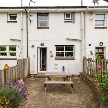 River View Cottage, In Center *