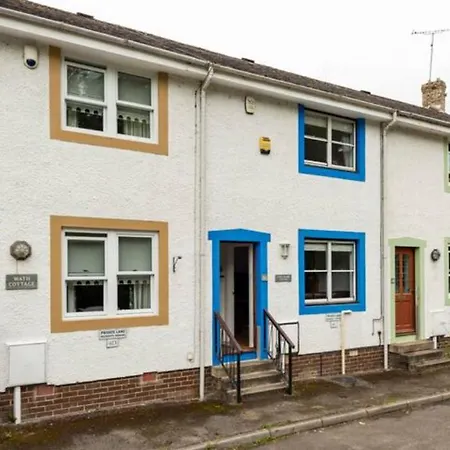 River View Cottage, In Center *